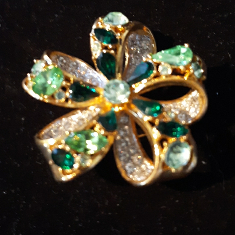 Joan rivers brooch